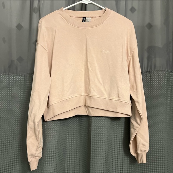 H&M light pink pullover. Smile embroidered - Picture 3 of 7